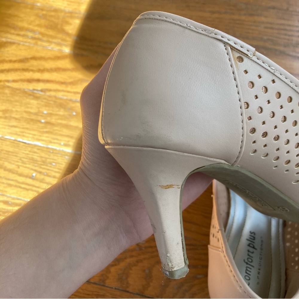 4/$10 - Comfort Plus Pale Pink Heeled Pumps with Bows - Picture 12 of 15
